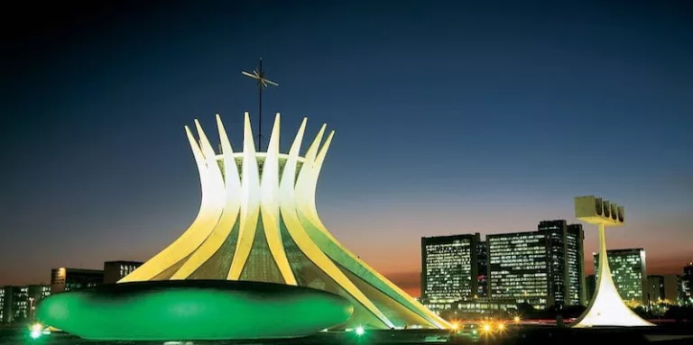 Catedral - BrasÌlia
Cathedral - Brasilia
Catedral - Brasilia